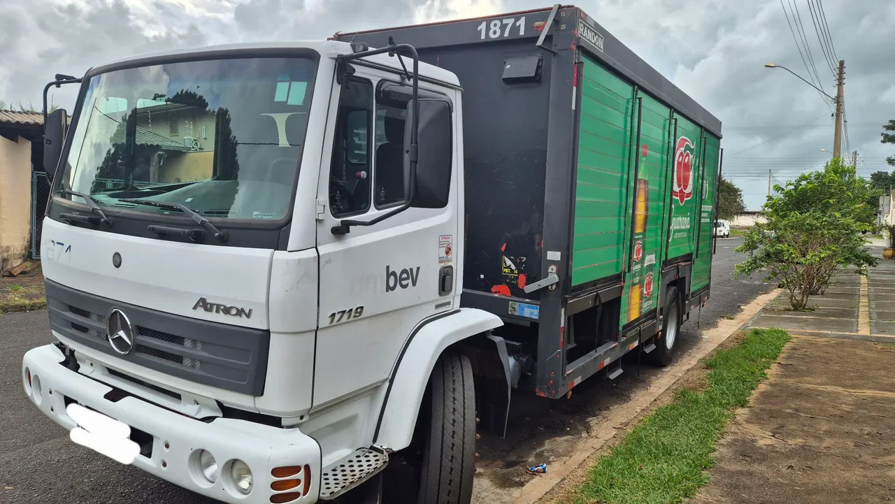 Mercedes Benz Atron 1719